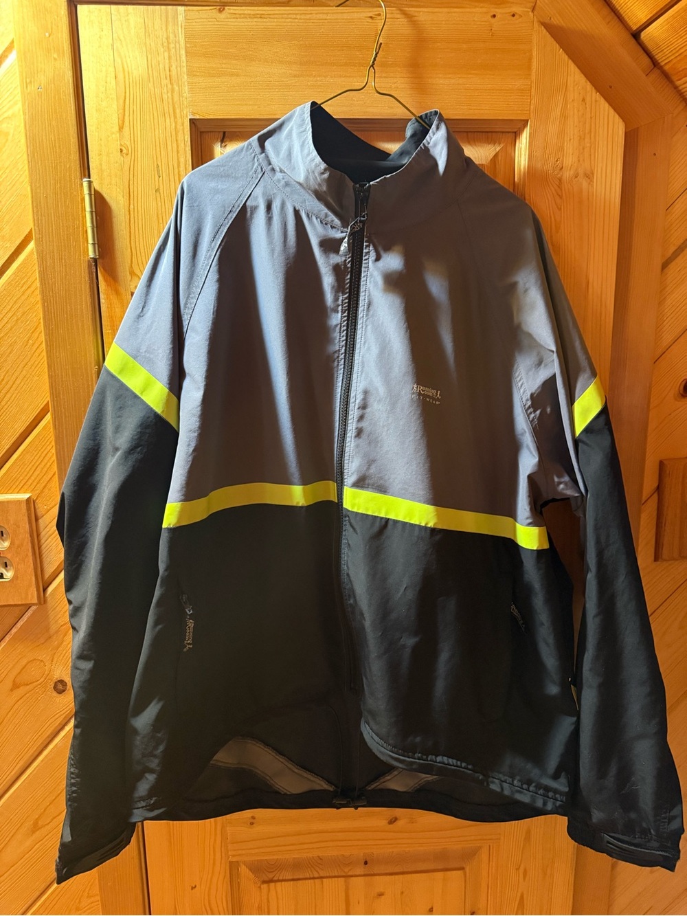 Men's Reflective Running Room jacket - Gray & Black with Neon Strip